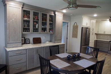 Inspiration for a dining room remodel in Tampa