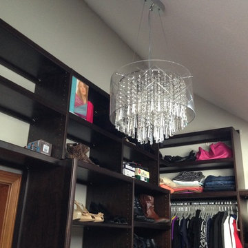 MBR with 12ft gabled ceilings