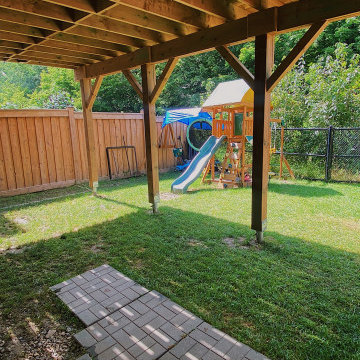 Harmony Deck: The Modern Backyard Getaway