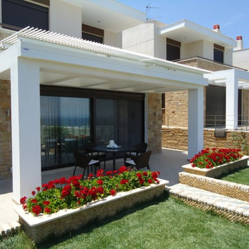 Outdoor Screen Shades: Manual & Motorized
