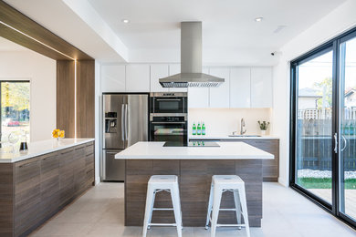 Inspiration for a modern kitchen remodel in Toronto