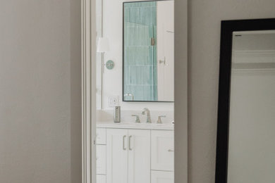 Bathroom - bathroom idea in Dallas