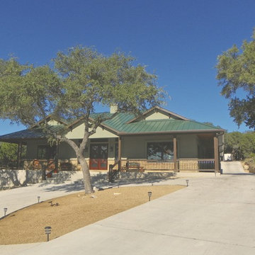 Lake View Courtyard Home