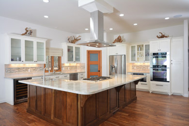Kitchen photo in San Diego