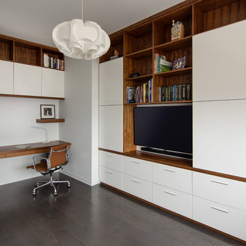 Contemporary Kitchen, Closet & Bathroom - Chicago