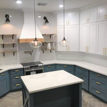 Medium U shape kitchen style remodeling and design in Houston (Full View)