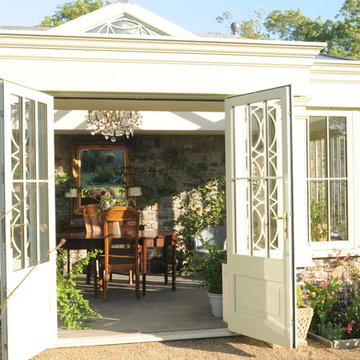 Freestanding Orangery in Pretty Garden