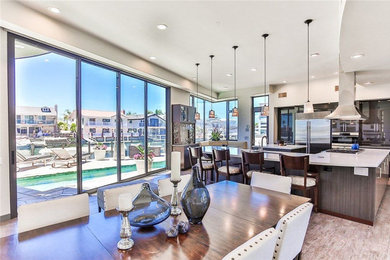 Home design - contemporary home design idea in Orange County