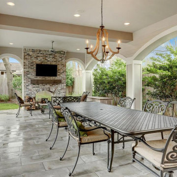 11 - Transitional Oxford Outdoor Dining Room