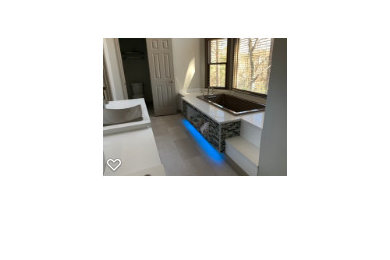 LED Bathtub with Storage