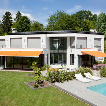 Enjoy your outdoor space with motorized awnings