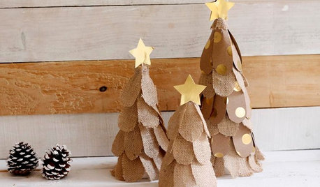 Házlo tu mismo: Diseña un pequeño árbol de Navidad con tela de saco