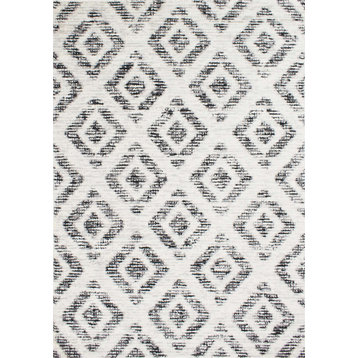 Madrid Collection Gray Diamond Pattern Distressed Rug, 3'11"x5'7"