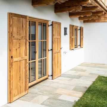 Moderne Fenster für ein Landhaus in Tirol