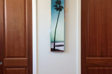 Example of a classic home office design in San Diego