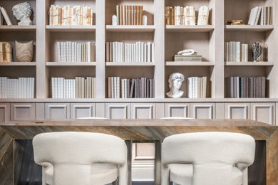 Elegant home design photo in Orlando