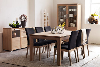 Inspiration for a transitional dining room in Gothenburg.