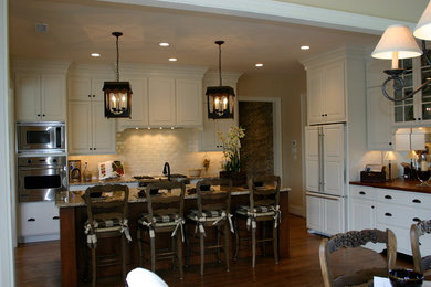 Elegant kitchen photo in Baltimore