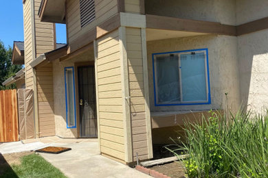 Minimalist home design photo in Sacramento