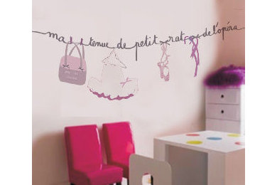 パリにあるシャビーシック調のおしゃれな子供部屋の写真