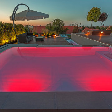 Poolanlage auf dem Dach
