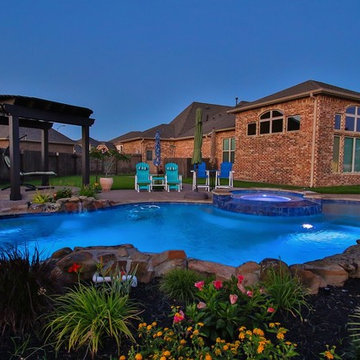 Bilow- Luxury Backyard Pool Lighting