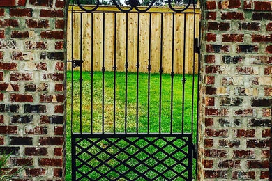 Example of an exterior home design in New Orleans