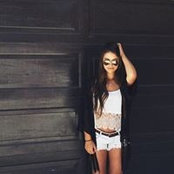 Alicia Burnett's photo