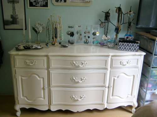 how-to-paint-dark-furniture-white