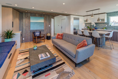 Minimalist family room photo in San Francisco