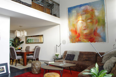 Minimalist living room photo in Los Angeles