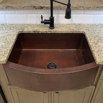 30" Hammered Copper Rounded Apron Front Single Basin Kitchen Sink (KASRDB30249)