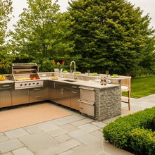 outdoor kitchen