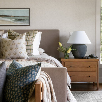 Transitional Hill-Country Primary Bedroom
