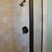 Arrowhead Upstairs Bath