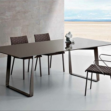 Hamptons Graphics Dining Table Collection