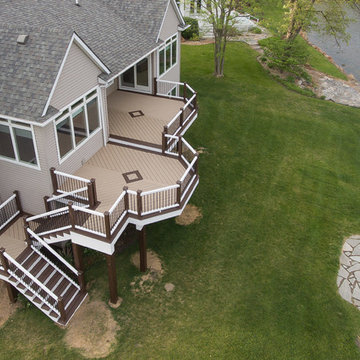 Panoramic Lounge Deck over Lake Templene