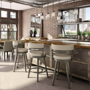 На фото: гостиная-столовая среднего размера в стиле лофт с красными стенами, бетонным полом и серым полом без камина с