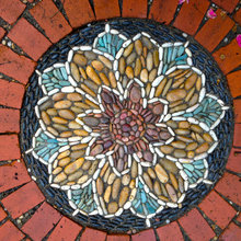 Mosaik im Garten: inspirierende Bilder, aus Stein gemalt