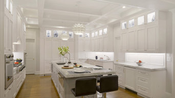 Expansive Traditional Kitchen