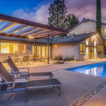 Captivating Mid-Century Exterior