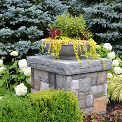 Pier with Urn - Outdoor Products