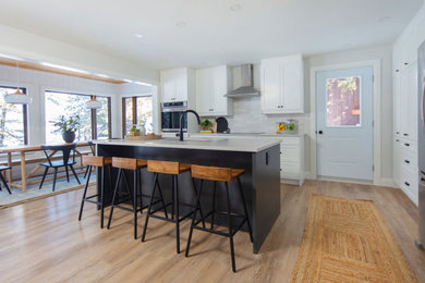 Minimalist kitchen photo in Toronto