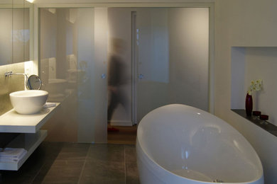 Mittelgroßes Modernes Badezimmer in Düsseldorf