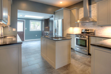 Kitchen - modern kitchen idea in Boston