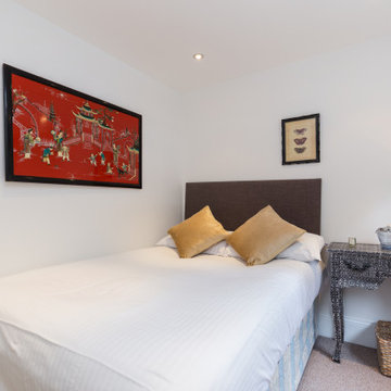 Small bedroom in London has everything you need