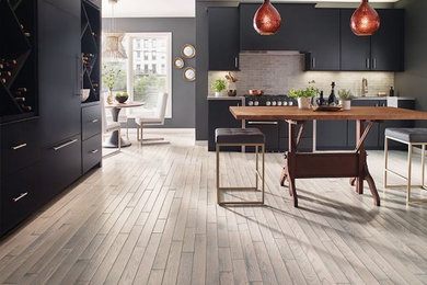 Example of an urban kitchen design in New York