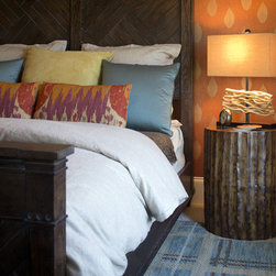 Dimond HGTV Table Lamp in Black and Natural Wood - Table Lamps