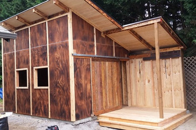 Example of an arts and crafts shed design in Portland