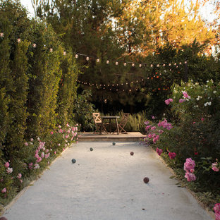 Inspiration for a farmhouse landscaping in Los Angeles.